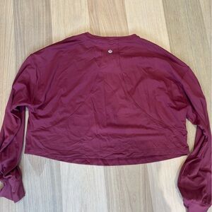 lululemon loose long sleeve cropped shirt color: maroon size: 6